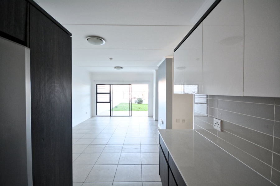 To Let 3 Bedroom Property for Rent in Sandown Western Cape